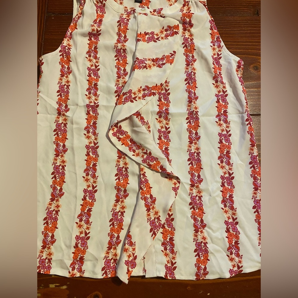 Ann Taylor floral pattern sleeveless button down blouse - Picture 3 of 5